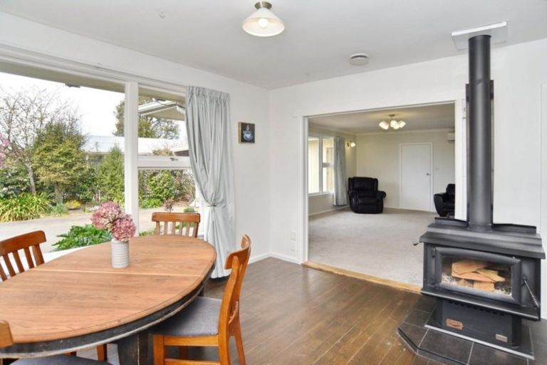 Photo of property in 11 Weston Place, Rangiora, 7400