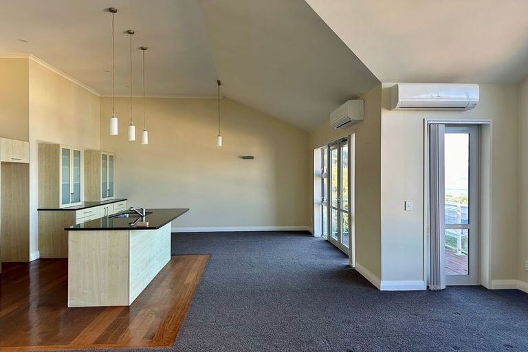 Photo of property in 20 Cameron Street, Kaiwharawhara, Wellington, 6035
