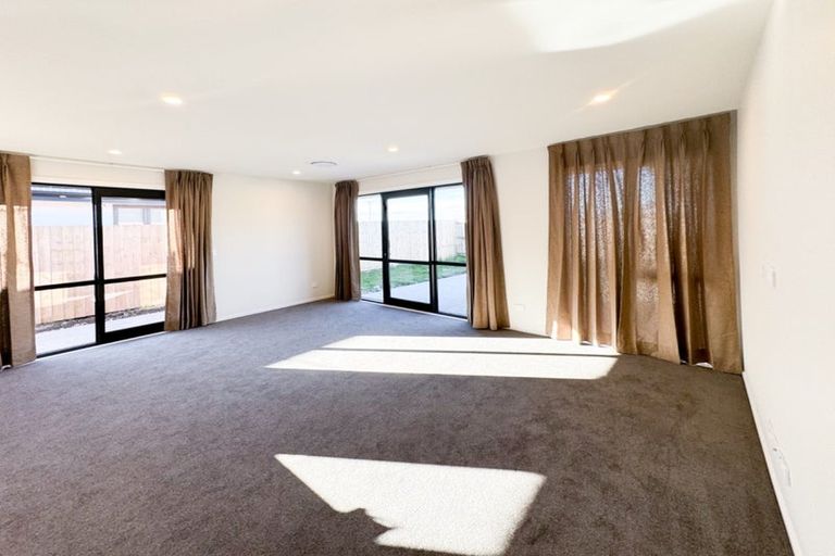 Photo of property in 7 Perks Drive, Halswell, Christchurch, 8025