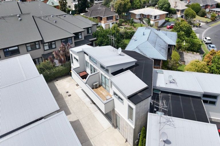 Photo of property in 18c Kelvin Place, Hamilton East, Hamilton, 3216