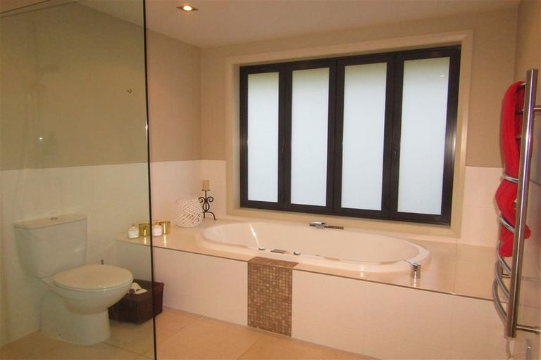 Photo of property in 136 Upper Harbour Drive, Greenhithe, Auckland, 0632