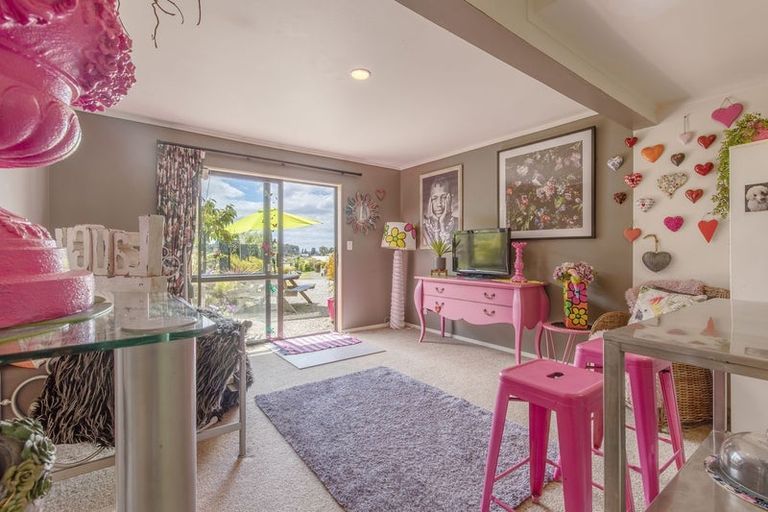 Photo of property in 10 Rowena Crescent, Motuoapa, Turangi, 3382