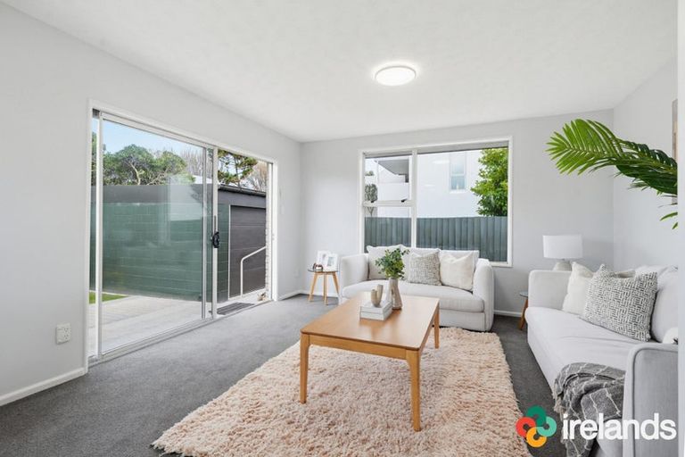 Photo of property in 2/275 Marine Parade, New Brighton, Christchurch, 8061
