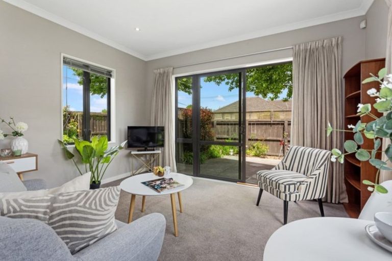 Photo of property in 2b Bevin Place, Bryndwr, Christchurch, 8053