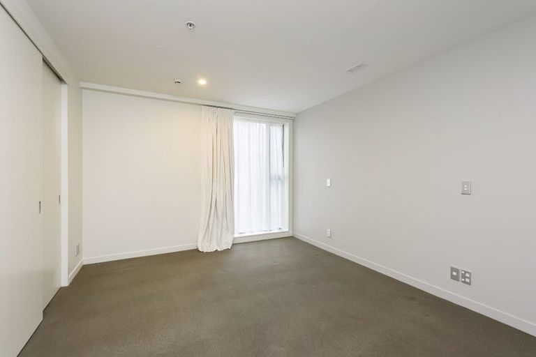 Photo of property in Portal Apartments, 1b/42 Cable Street, Te Aro, Wellington, 6011