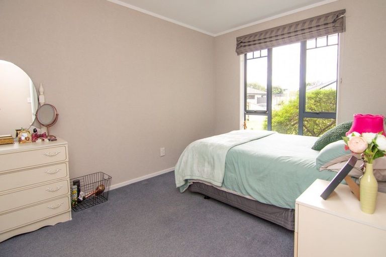 Photo of property in 12 Aspen Way, Kelvin Grove, Palmerston North, 4414