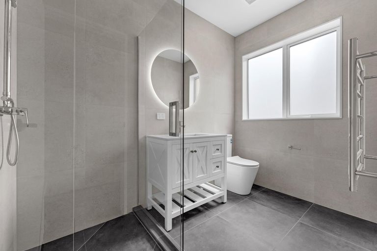 Photo of property in 33 Kaitiaki Drive, Clarks Beach, 2122