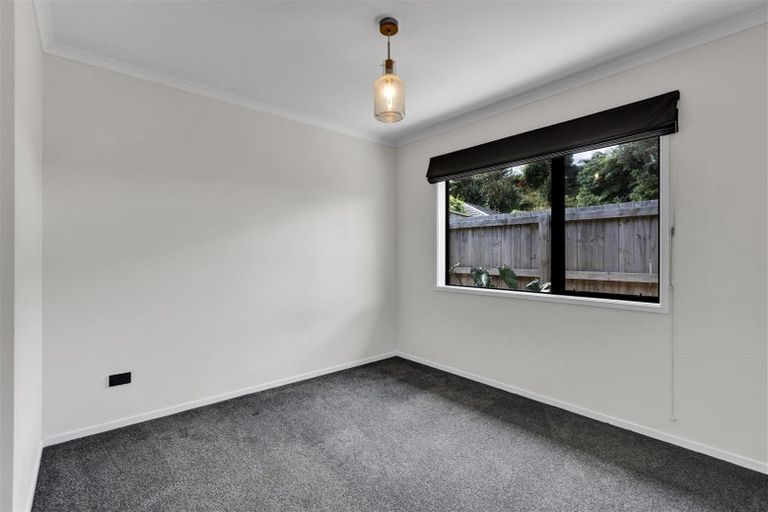 Photo of property in 15 Frederick Place, Whalers Gate, New Plymouth, 4310