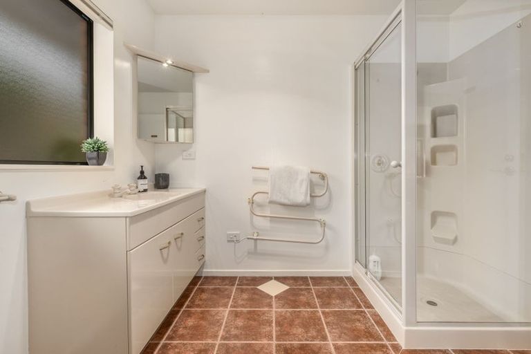 Photo of property in 6 Stella Court, Paraparaumu, 5032