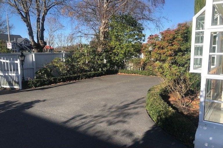 Photo of property in 55 Straven Road, Riccarton, Christchurch, 8011