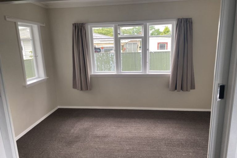 Photo of property in 42 Bowen Street, Levin, 5510