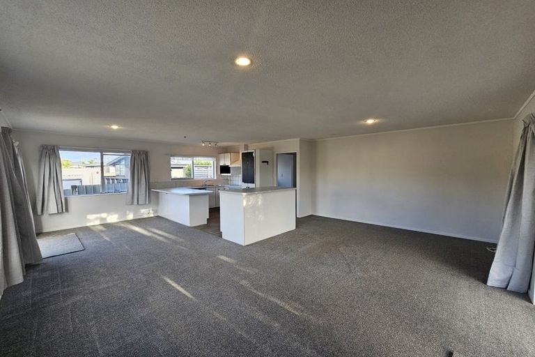 Photo of property in 1313 Papamoa Beach Road, Papamoa Beach, Papamoa, 3118