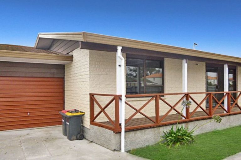 Photo of property in 1/76 Shakespeare Road, Milford, Auckland, 0620