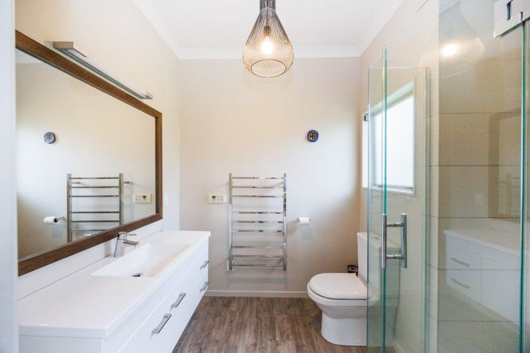 Photo of property in 11 Pastoral Lane, Hokowhitu, Palmerston North, 4410