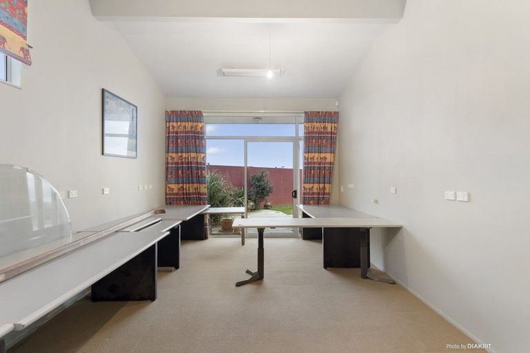 Photo of property in 14 Monteith Grove, Brooklyn, Wellington, 6021