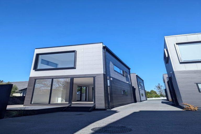 Photo of property in 14c Andrew Road, Howick, Auckland, 2010