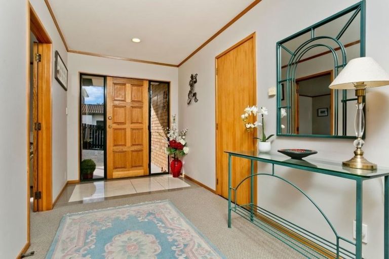 Photo of property in 2/112 Arran Road, Browns Bay, Auckland, 0630