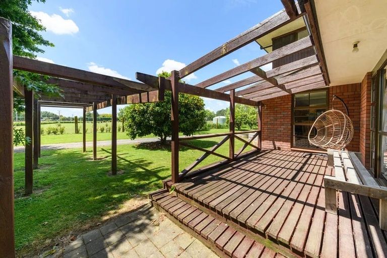 Photo of property in 83 Oroua Road, Kairanga, Palmerston North, 4475