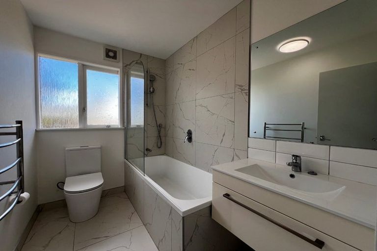 Photo of property in 40 Richards Avenue, Forrest Hill, Auckland, 0620