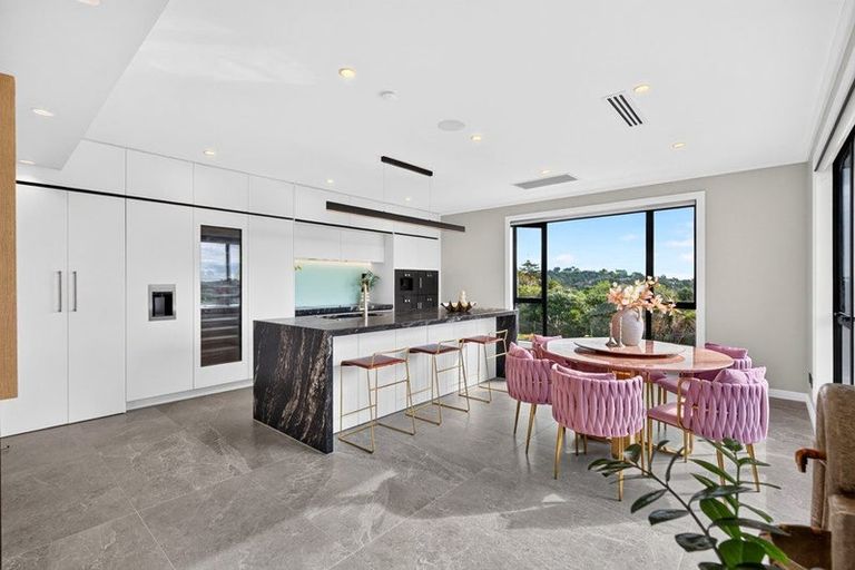 Photo of property in 1 Taku Close, Long Bay, Auckland, 0630