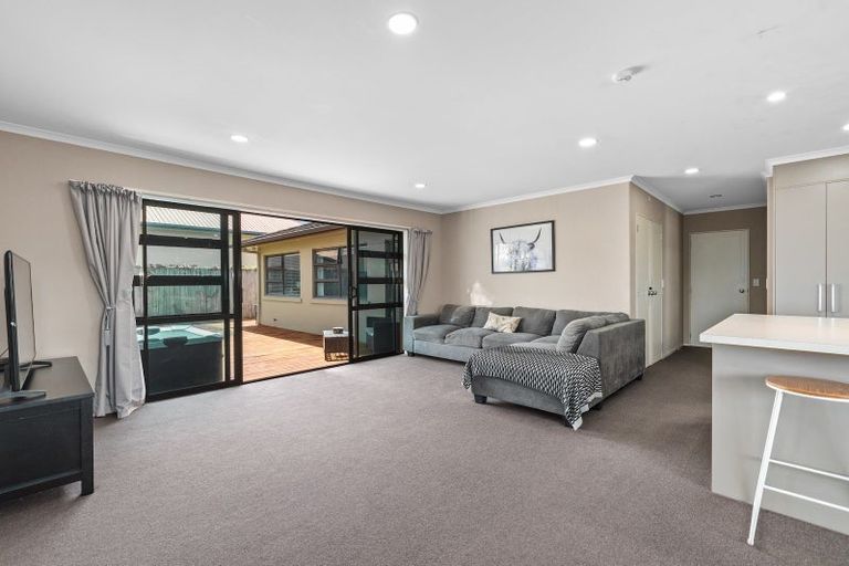 Photo of property in 32 Cotswold Place, Ohauiti, Tauranga, 3112