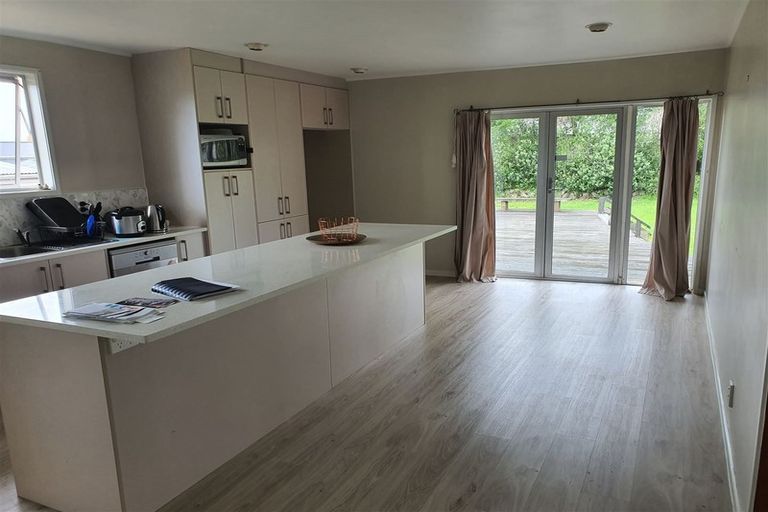 Photo of property in 17 Bodi Place, Te Atatu South, Auckland, 0610