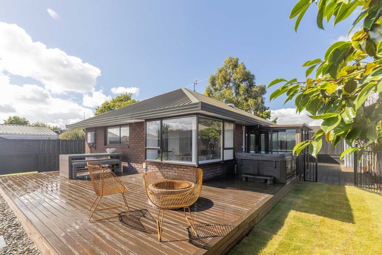 Photo of property in 5 Edwins Way, Burwood, Christchurch, 8083