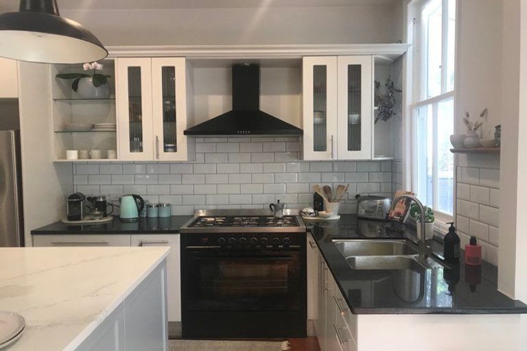 Photo of property in 959 Beach Road, Torbay, Auckland, 0630