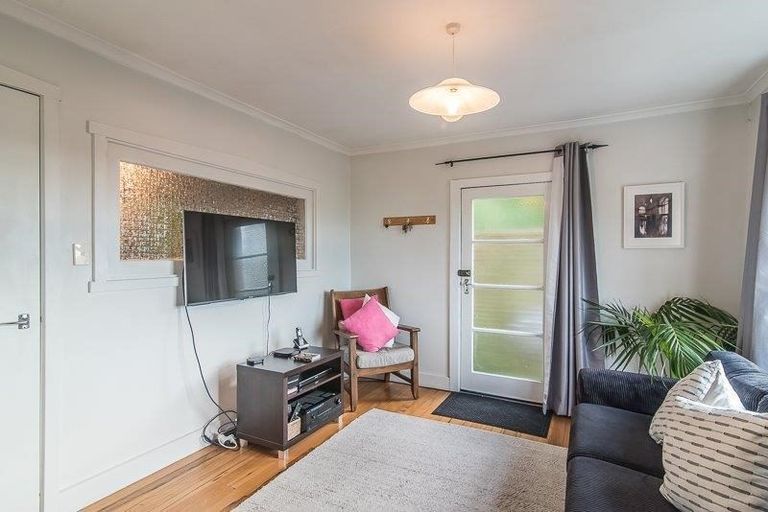 Photo of property in 92 Duncan Terrace, Kilbirnie, Wellington, 6022