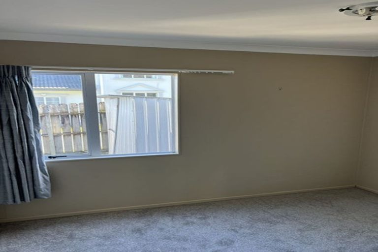 Photo of property in 36 Hugh Green Drive, Pinehill, Auckland, 0632