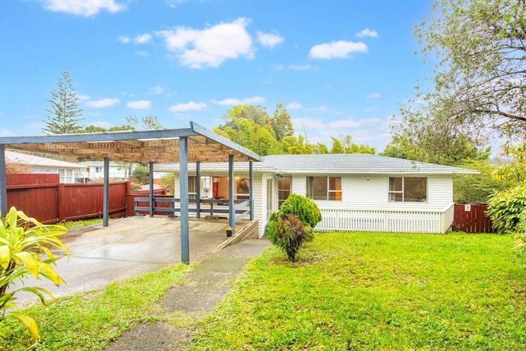 Photo of property in 32 Kelkirk Street, Kelston, Auckland, 0602