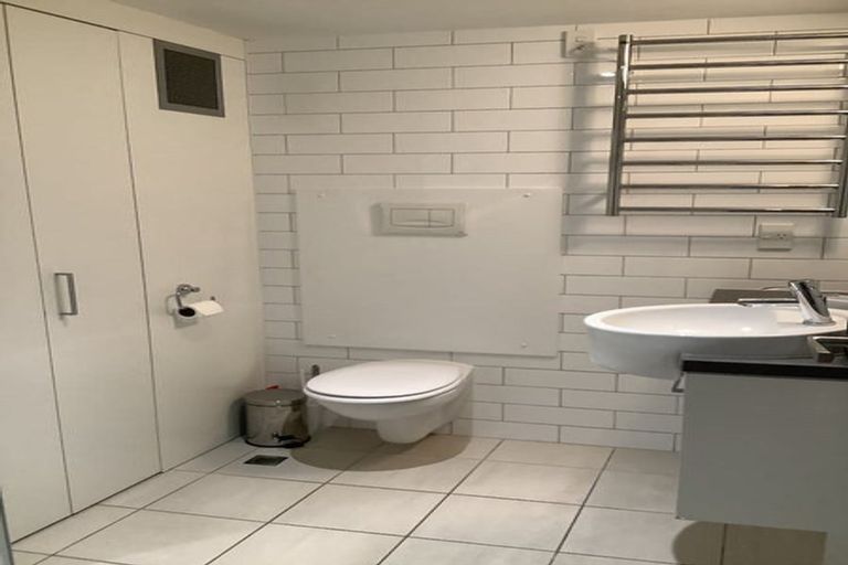 Photo of property in The Capital, 14/370 Oriental Parade, Oriental Bay, Wellington, 6011