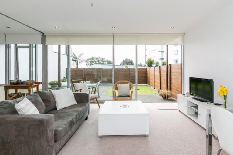 Photo of property in 102b/14 West Quay, Ahuriri, Napier, 4110