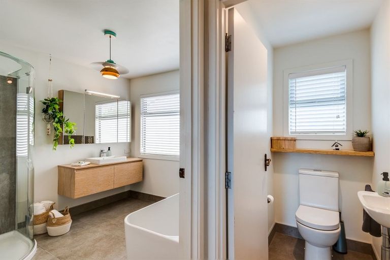 Photo of property in 56 Le Quesne Road, Bay View, Napier, 4104