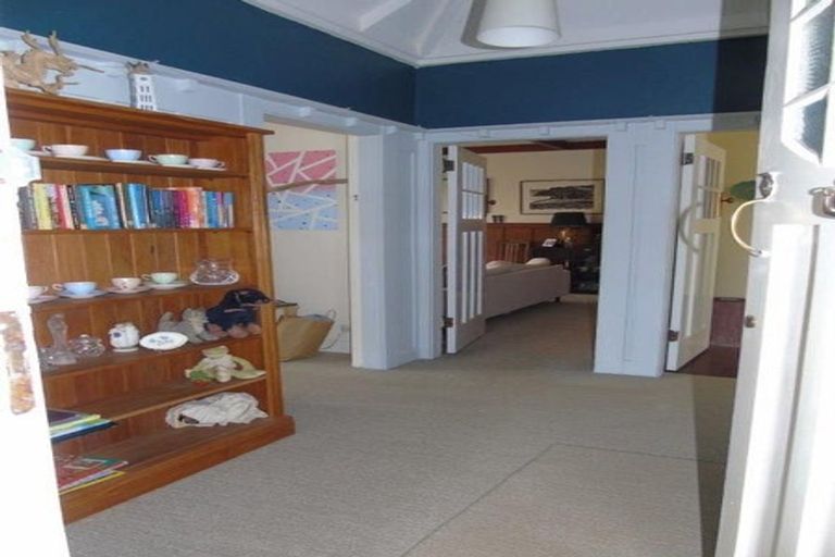 Photo of property in 12 Harland Street, Brooklyn, Wellington, 6021