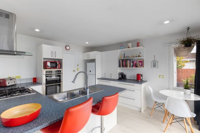 Photo of property in 262 Main North Road, Redwood, Christchurch, 8051