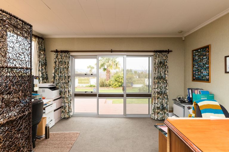 Photo of property in 247 Vogel Street, Roslyn, Palmerston North, 4414