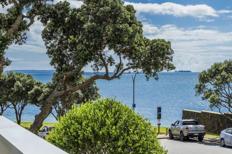 Photo of property in 28 Muritai Road, Milford, Auckland, 0620