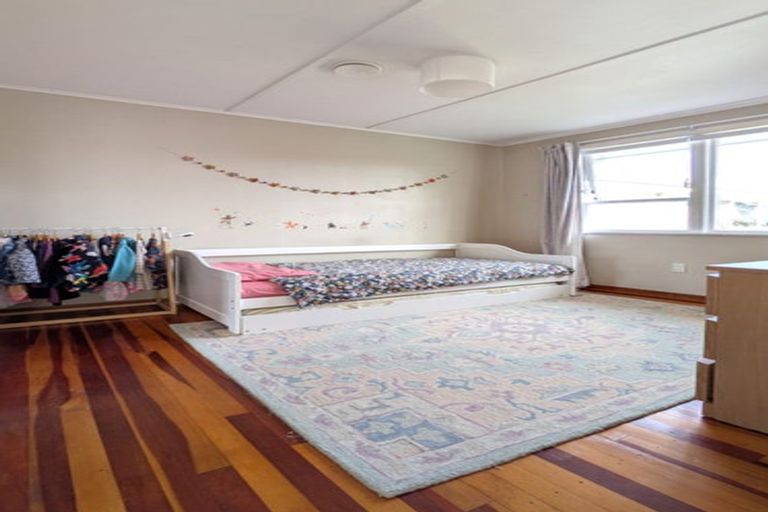 Photo of property in 1/30 London Road, Korokoro, Lower Hutt, 5012