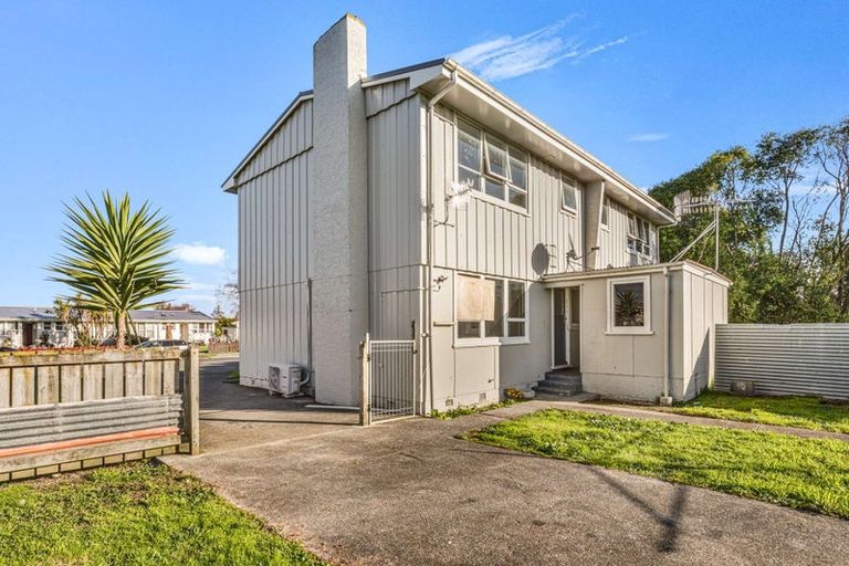 Photo of property in 12-14 Opie Place, Highbury, Palmerston North, 4412
