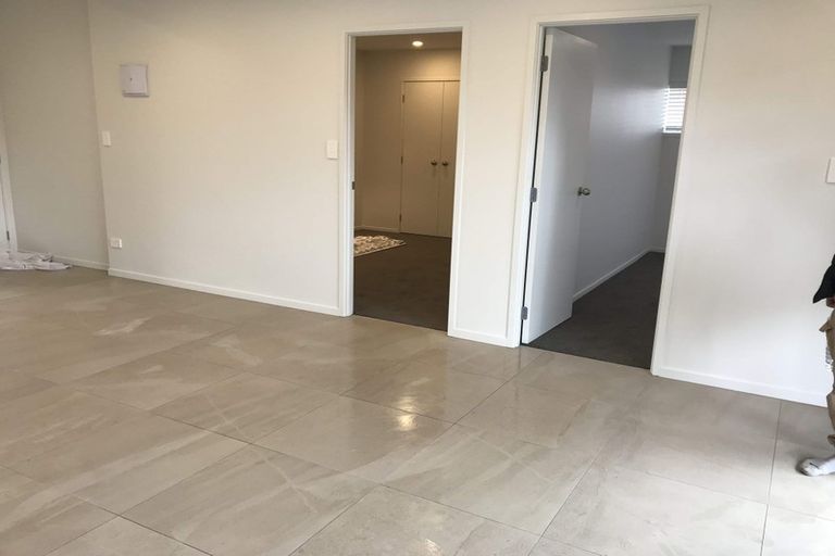 Photo of property in 36 Sunset Road, Unsworth Heights, Auckland, 0632