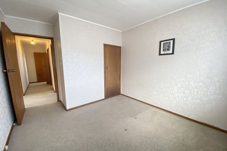 Photo of property in 60 Casuarina Road, Half Moon Bay, Auckland, 2012