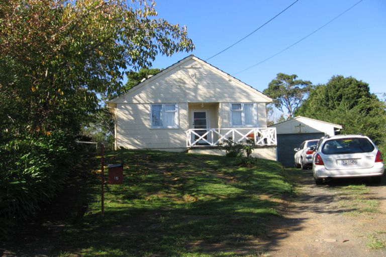 Photo of property in 18 Castaing Crescent, Te Atatu South, Auckland, 0610