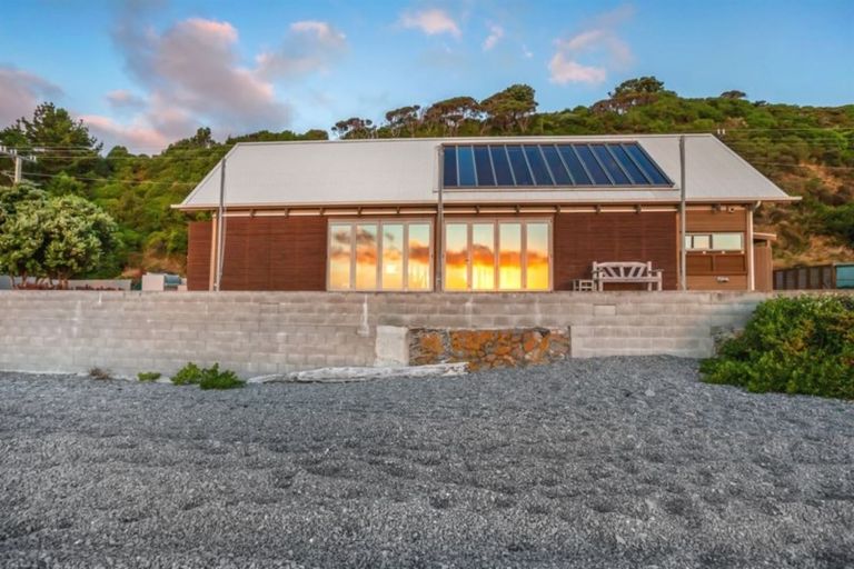 Photo of property in 88 Moana Road, Hongoeka, Porirua, 5026