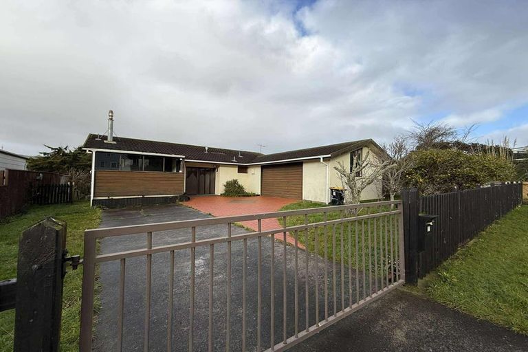 Photo of property in 27 Rembrandt Avenue, Tawa, Wellington, 5028