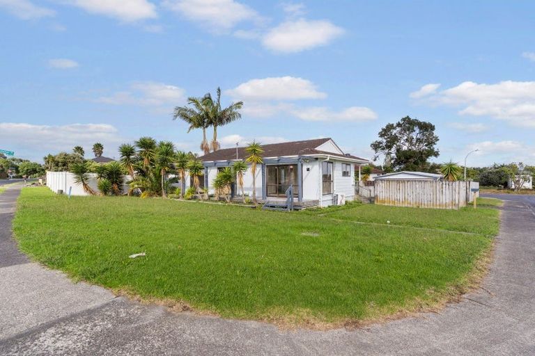 Photo of property in 1 Lansdown Place, Papakura, 2110