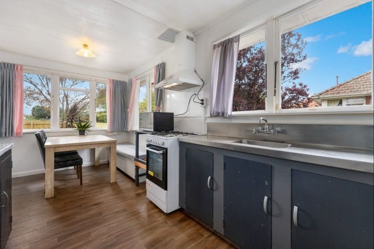 Photo of property in 21 Crewe Crescent, Hokowhitu, Palmerston North, 4410