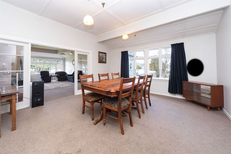 Photo of property in 21 Ongo Road, Hunterville, 4730