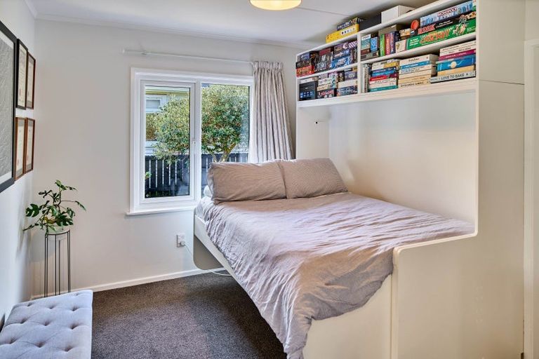 Photo of property in 1 East Grove, Alicetown, Lower Hutt, 5010