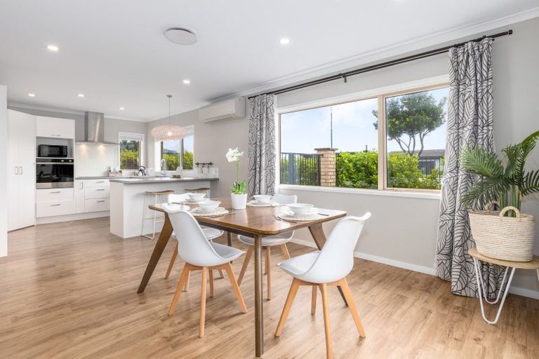 Photo of property in 122 Endeavour Drive, Whitby, Porirua, 5024